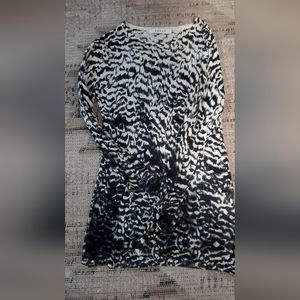 Kokun women bamboo and Cashmere blend printed black and white printed stripes to